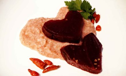 Polenta di riso rosso al peperoncino con cuore di barbabietola rossa