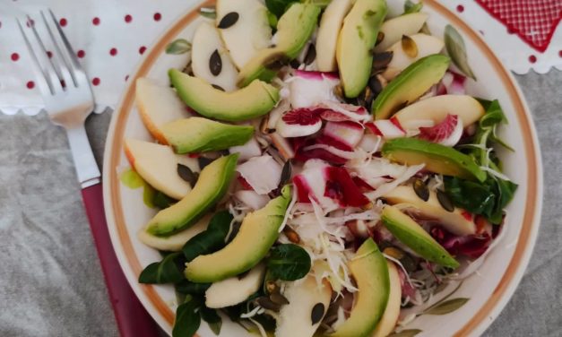 Insalata con mele ed avocado