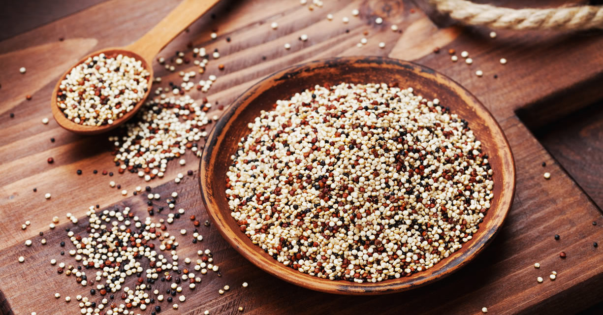 Quinoa, il superfood senza glutine che fa concorrenza alla carne