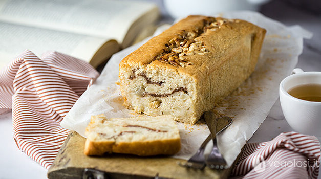 Plumcake vegan senza glutine alle pere e nocciole
