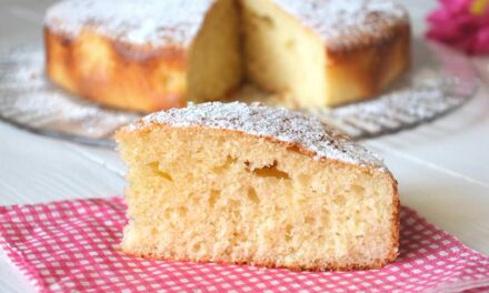 Colazione o merenda? Ogni momento è buono per la torta allo yogurt senza glutine