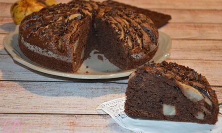 Torta al ciocciolato e pere senza glutine e lattosio